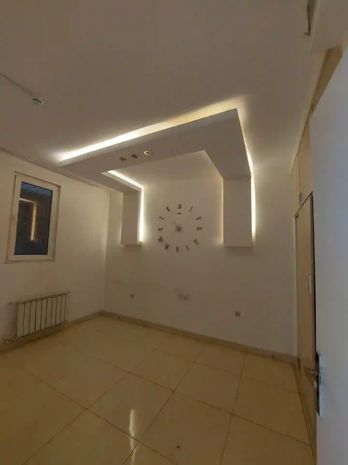 ساختمان اداری